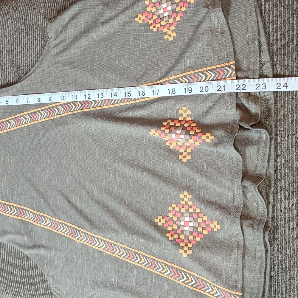 Taylor & Sage Embroidery Paint Blouse - Picture 13 of 14